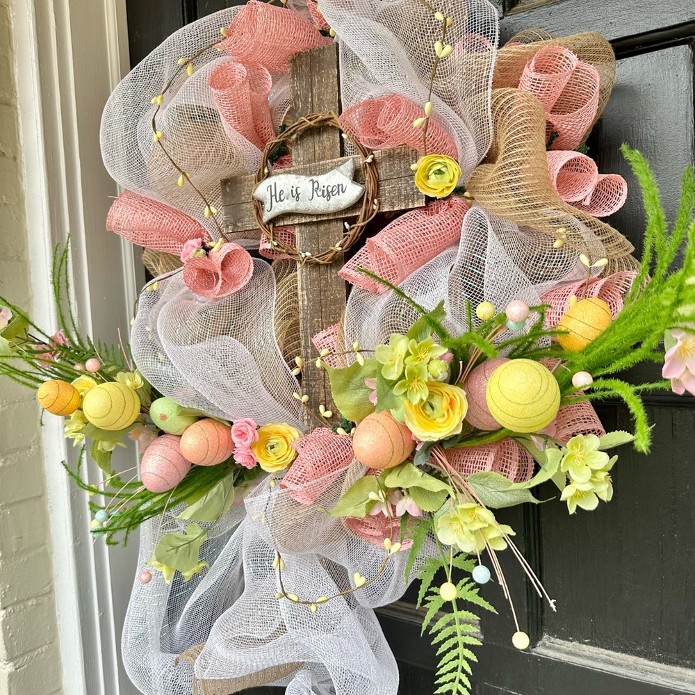 Easter Wreath “He’s Risen” - Picture 3 of 5